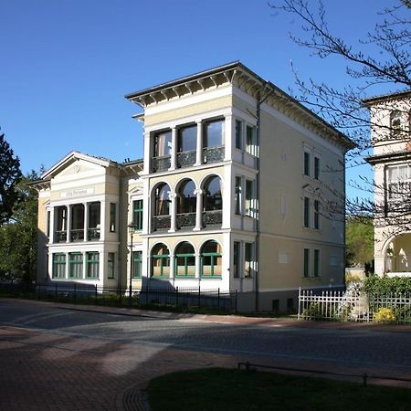 Schoene Fewo Mit Badewanne, Geschuetzter Dachterrasse Und Wlan Villa Heringsdorf  Exterior photo